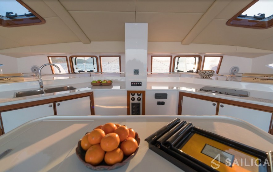 Island Spirit 410 - Yacht Charter Sailica
