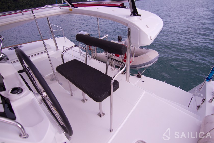 Lagoon 400 S2 - Yacht Charter Sailica