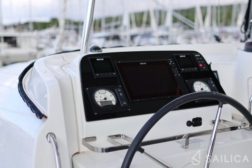 Lagoon 42 - Yacht Charter Sailica