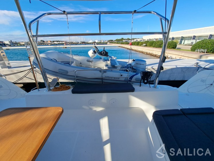Lagoon 42 - Yacht Charter Sailica