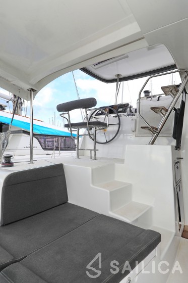 Lagoon 42 - Yacht Charter Sailica