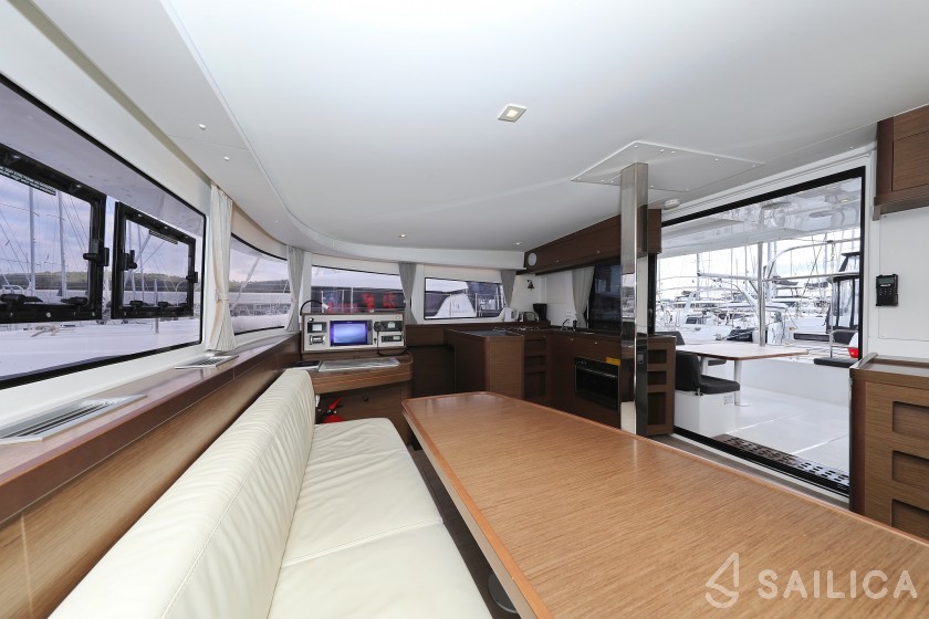 Lagoon 42 - Yacht Charter Sailica