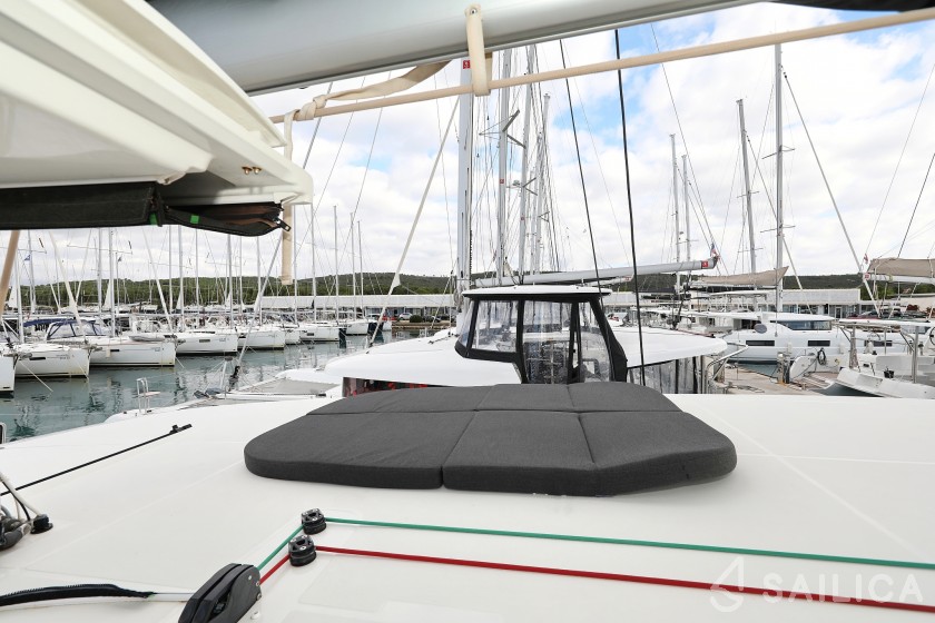 Lagoon 42 - Yacht Charter Sailica