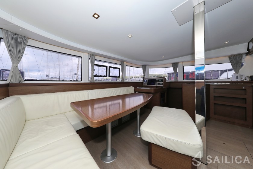 Lagoon 42 - Yacht Charter Sailica