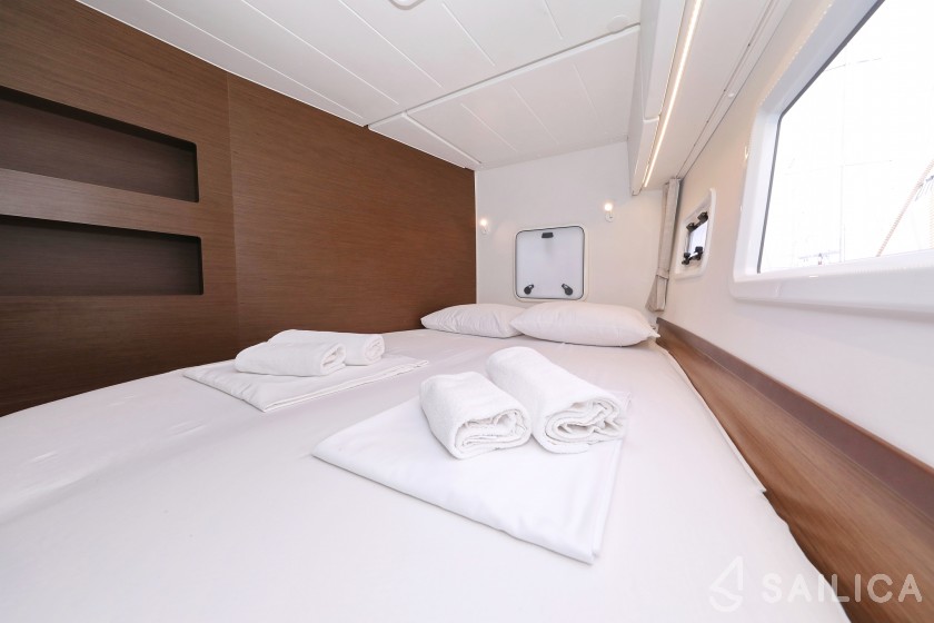 Lagoon 42 - Yacht Charter Sailica