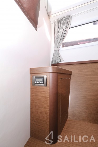 Lagoon 42 - Yacht Charter Sailica