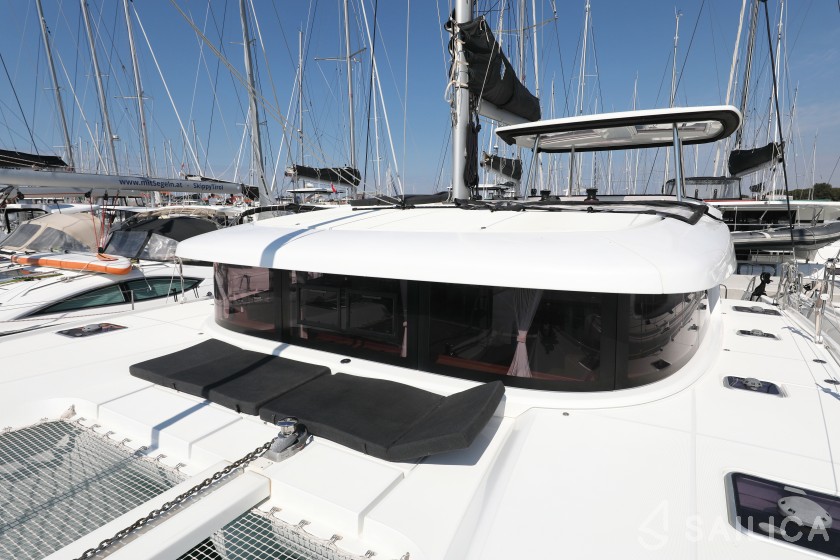 Lagoon 42 - Yacht Charter Sailica