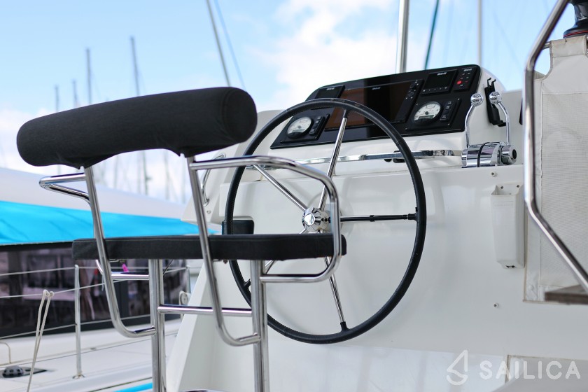 Lagoon 42 - Yacht Charter Sailica