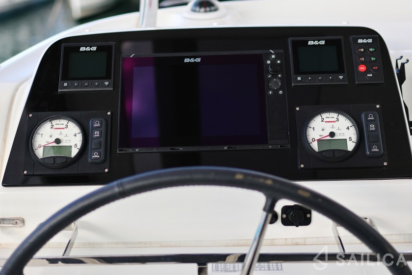 Lagoon 42 - Yacht Charter Sailica
