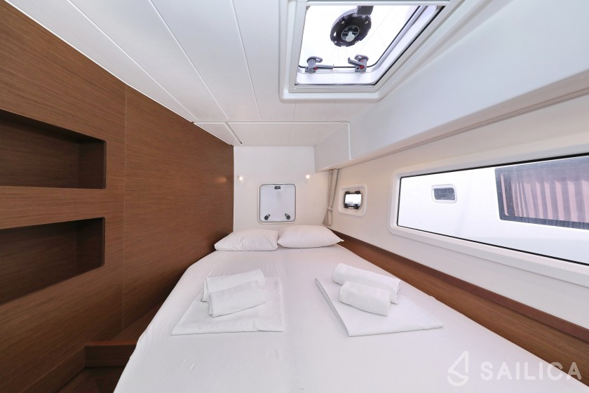 Lagoon 42 - Yacht Charter Sailica