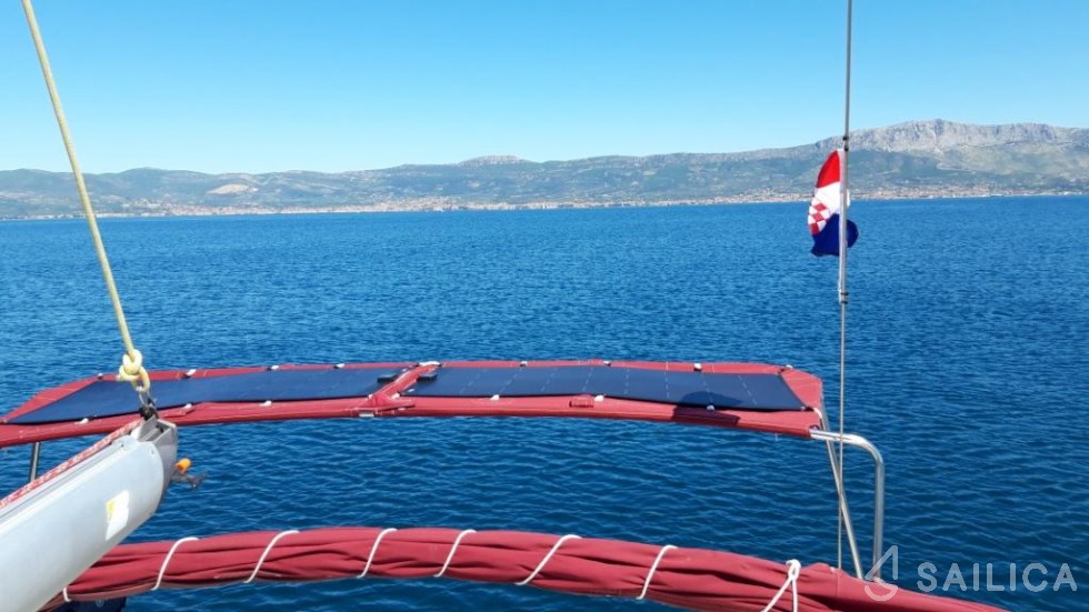 Oceanis 393 - Yacht Charter Sailica