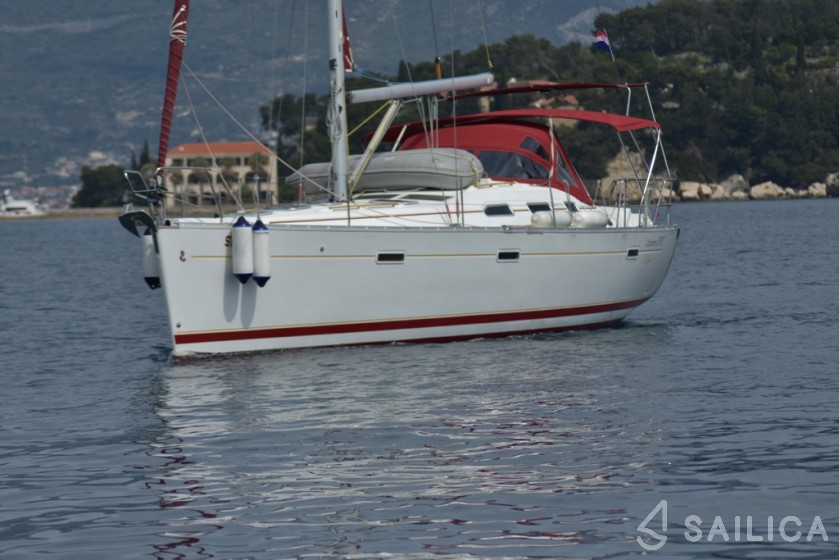 Oceanis 393 - Yacht Charter Sailica