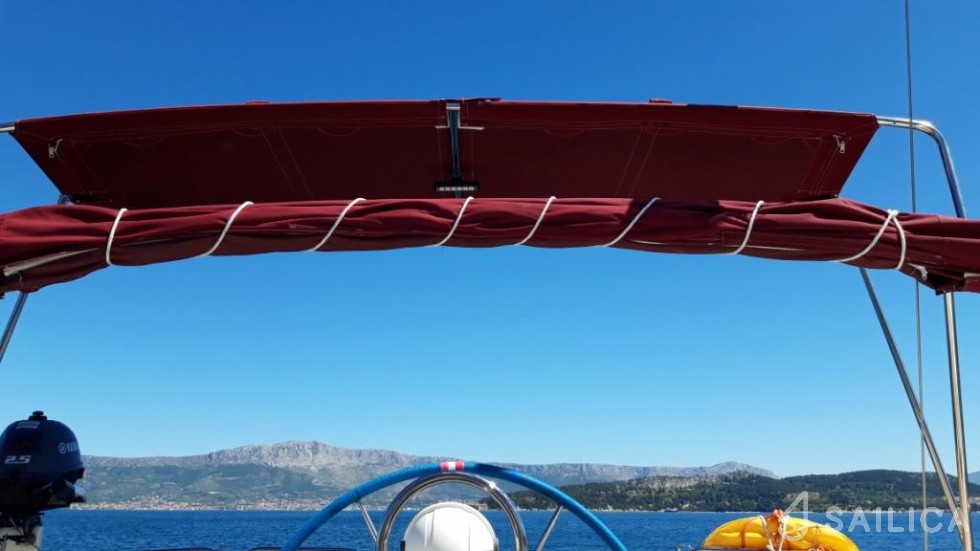 Oceanis 393 - Yacht Charter Sailica