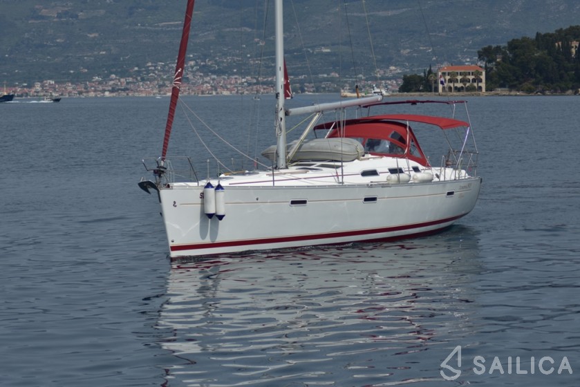 Oceanis 393 - Yacht Charter Sailica