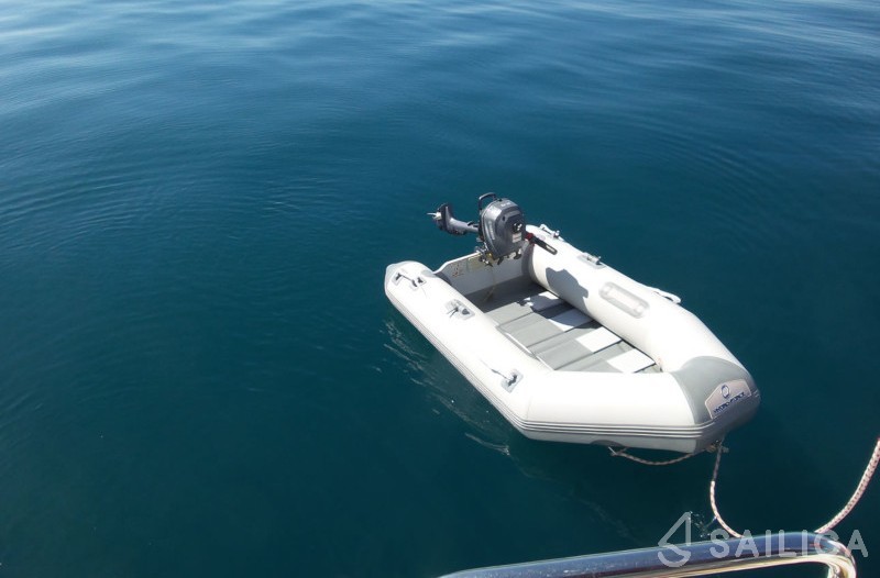 Oceanis 393 - Yacht Charter Sailica