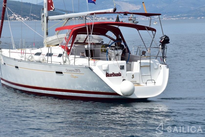 Oceanis 393 - Yacht Charter Sailica