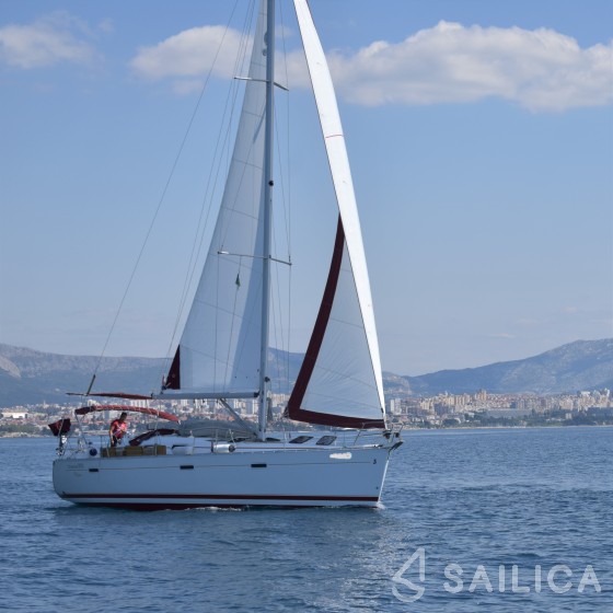 Oceanis 393 - Yacht Charter Sailica