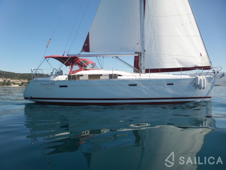 Oceanis 393 - Yacht Charter Sailica