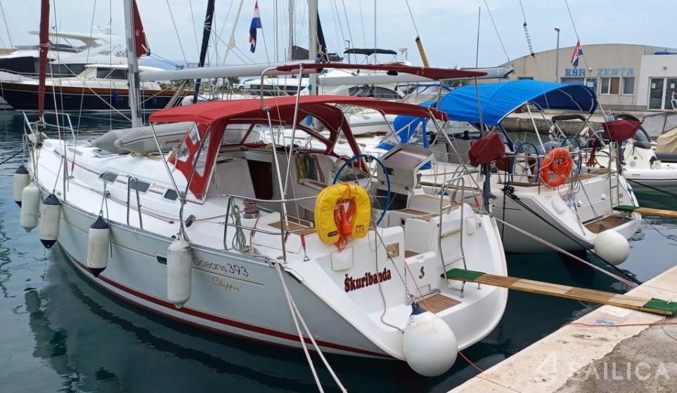 Oceanis 393 - Yacht Charter Sailica