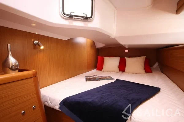 Sun Odyssey 44i - Yacht Charter Sailica