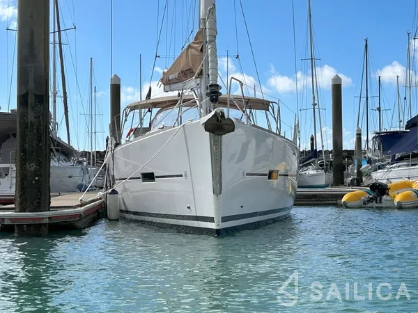 Sun Odyssey 44i - Yacht Charter Sailica