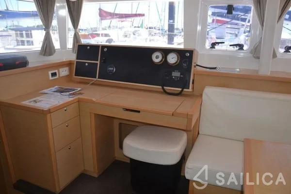 Lagoon 450 - Yacht Charter Sailica