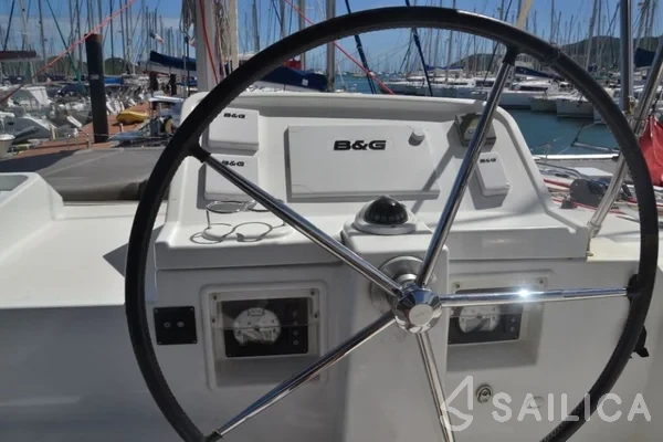 Lagoon 450 - Yacht Charter Sailica