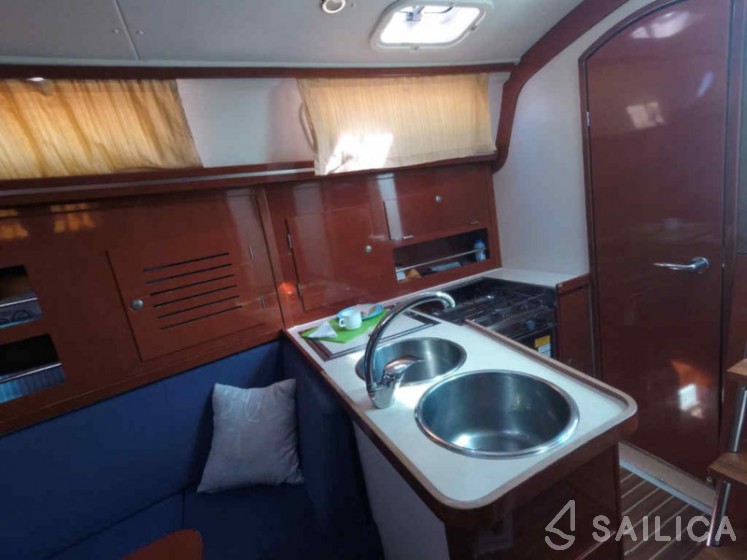 Hanse 342 - Yacht Charter Sailica