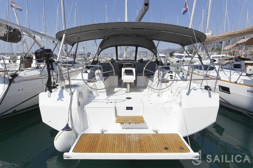 Bavaria C42 - Yacht Charter Sailica