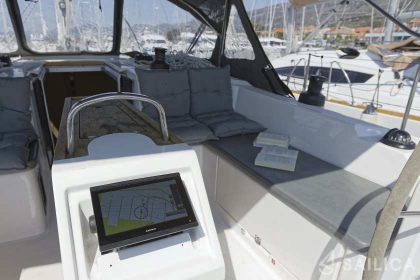 Bavaria C42 - Yacht Charter Sailica