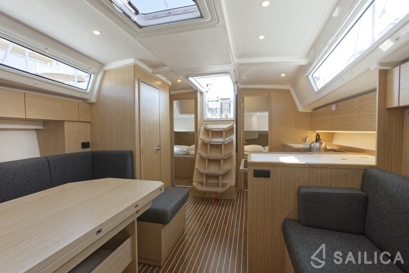 Bavaria C42 - Yacht Charter Sailica
