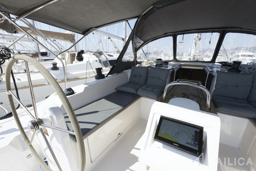 Bavaria C42 - Yacht Charter Sailica