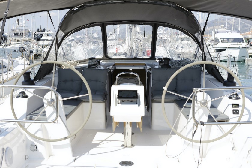 Bavaria C42 - Yacht Charter Sailica