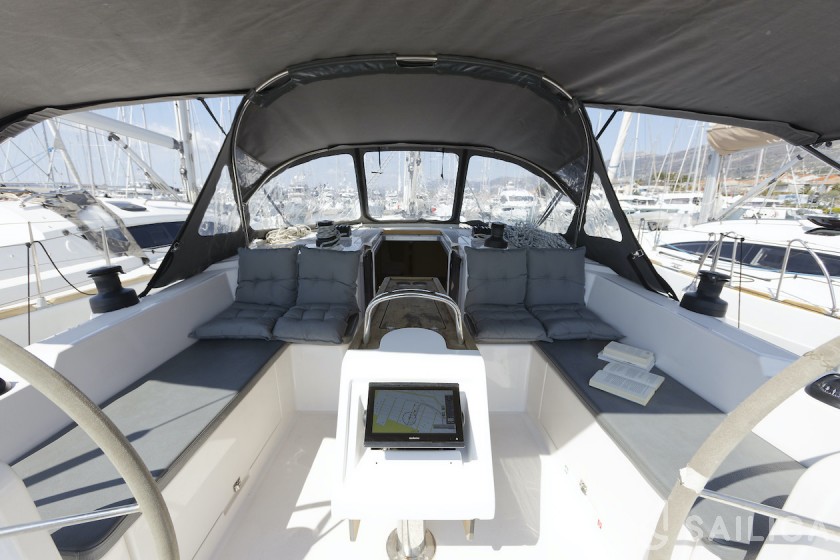 Bavaria C42 - Yacht Charter Sailica