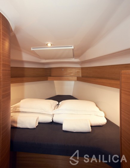 Elan Impression 40.1 - Yacht Charter Sailica
