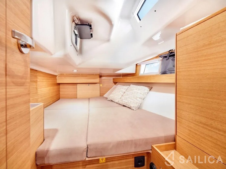 Elan Impression 40.1 - Yacht Charter Sailica