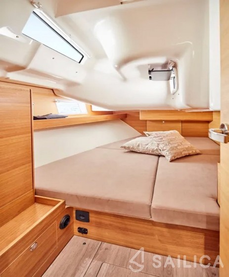 Elan Impression 40.1 - Yacht Charter Sailica
