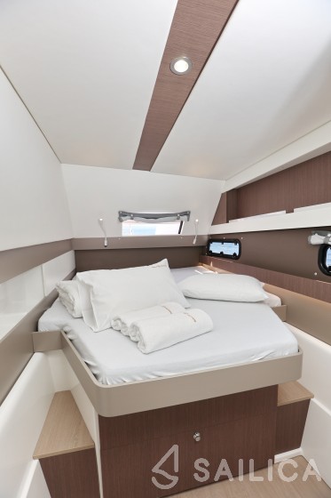 Bali 4.1 - Yacht Charter Sailica