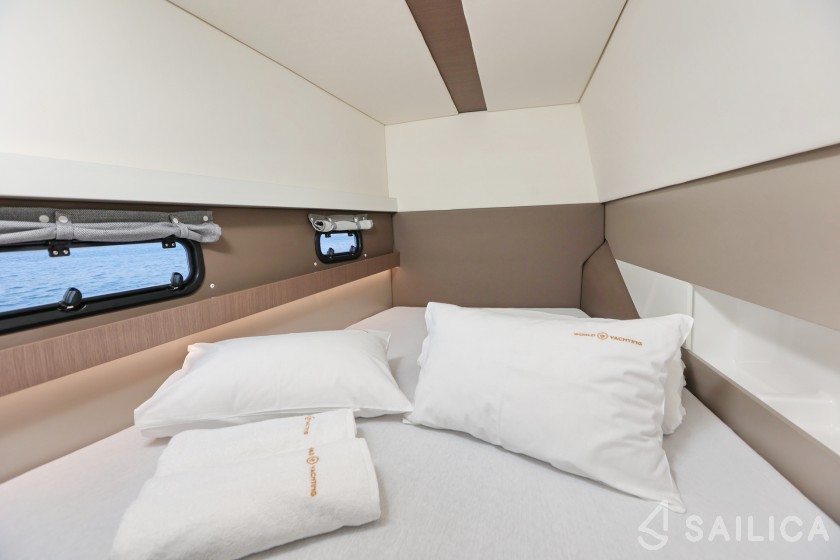 Bali 4.1 - Yacht Charter Sailica