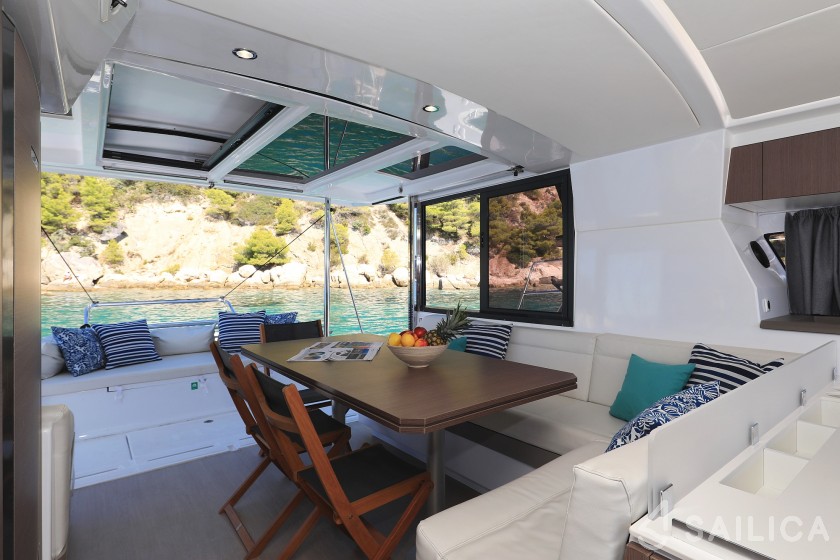 Bali 4.1 - Yacht Charter Sailica