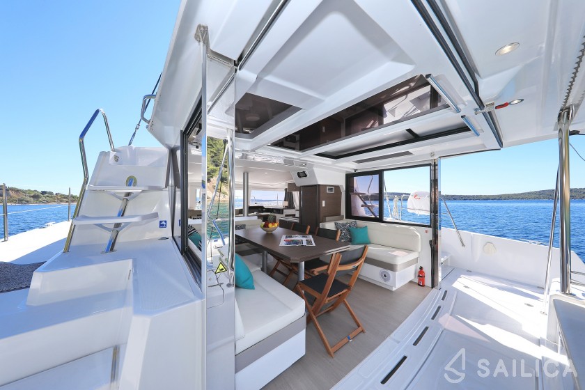 Bali 4.1 - Yacht Charter Sailica