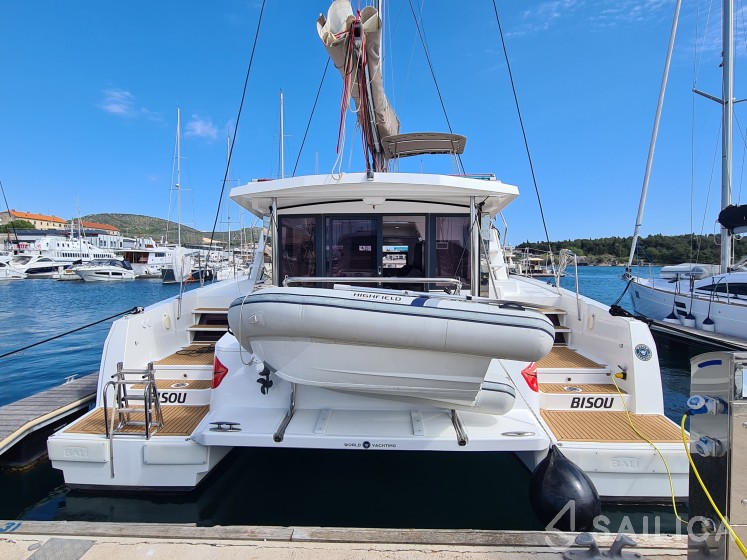 Bali 4.1 - Yacht Charter Sailica