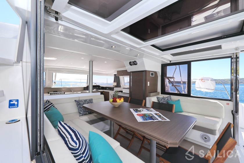 Bali 4.1 - Yacht Charter Sailica