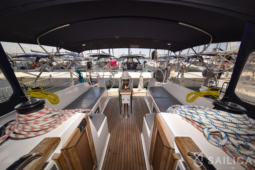 Bavaria 46 Cruiser - Yacht Charter Sailica