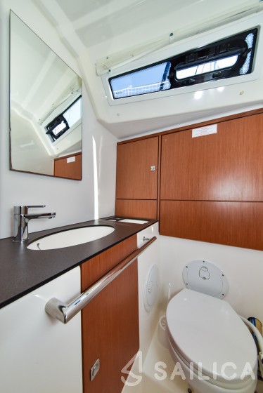 Bavaria 46 Cruiser - Yacht Charter Sailica
