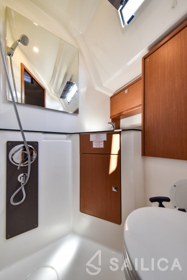 Bavaria 46 Cruiser - Yacht Charter Sailica