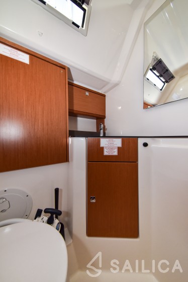Bavaria 46 Cruiser - Yacht Charter Sailica
