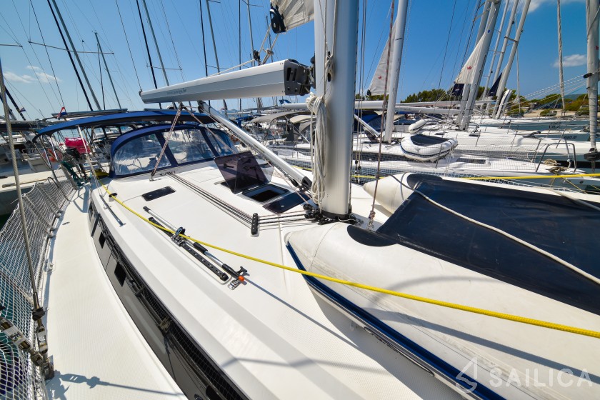 Bavaria 46 Cruiser - Yacht Charter Sailica