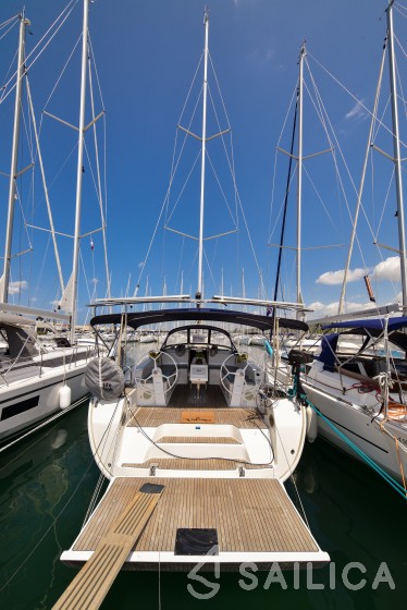Bavaria 46 Cruiser - Yacht Charter Sailica