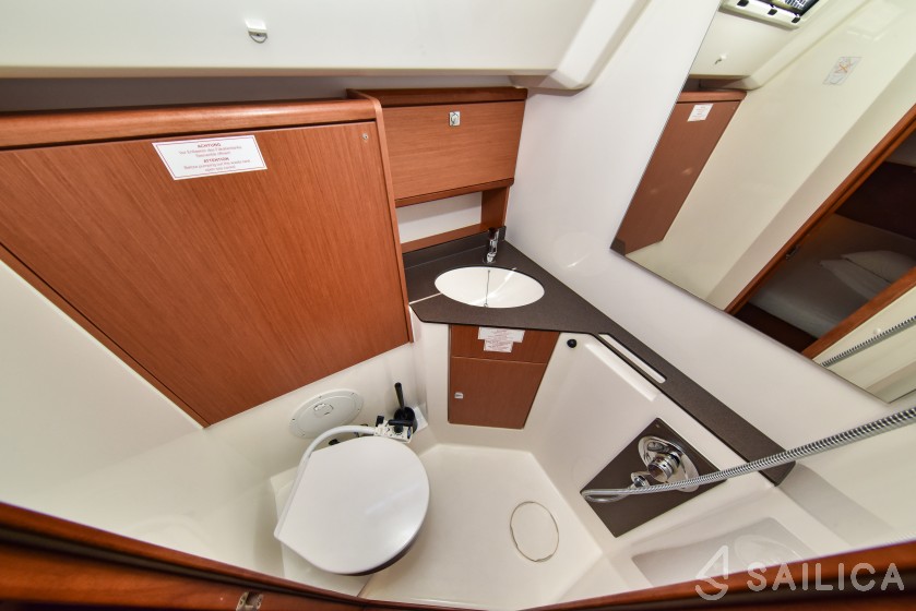 Bavaria 46 Cruiser - Yacht Charter Sailica